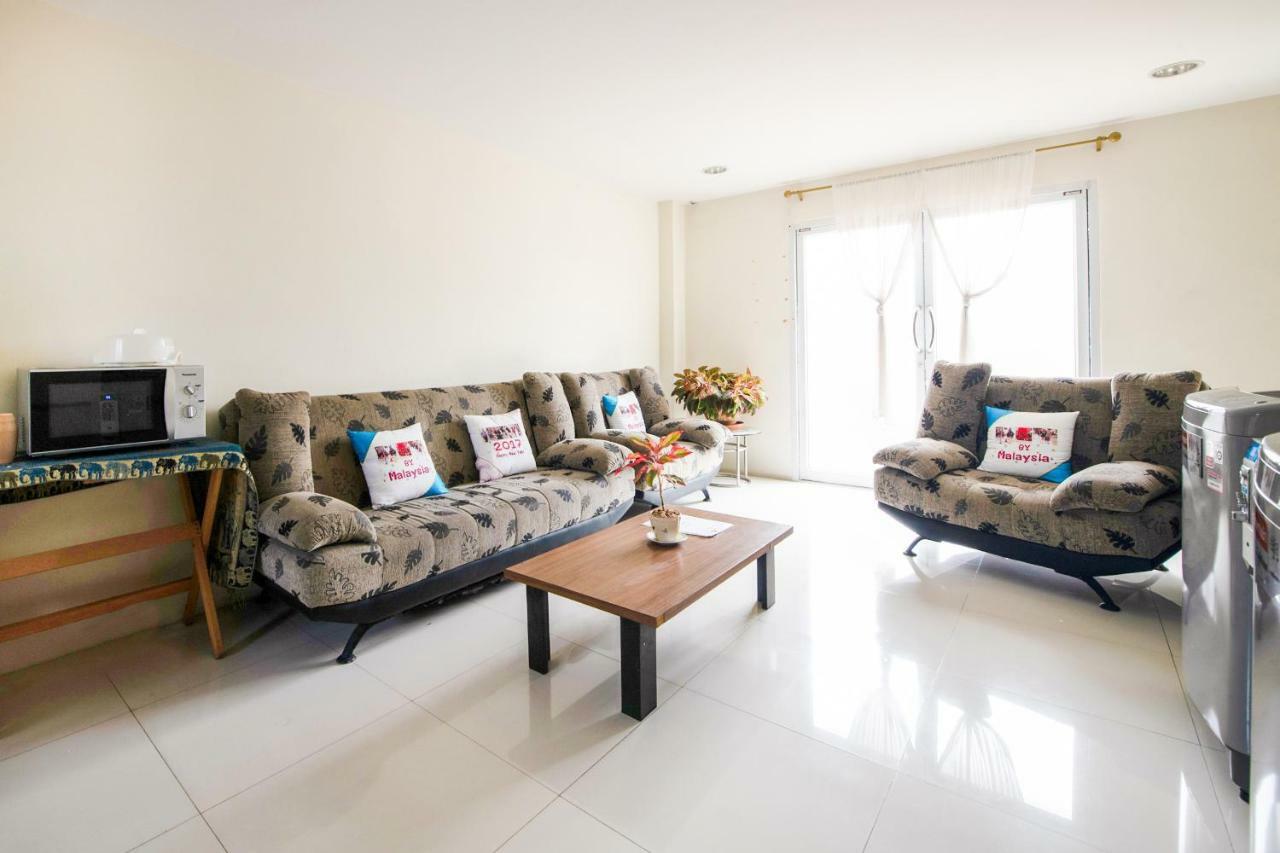 Oyo 306 Paradise Park Laemchabang Si Racha Extérieur photo