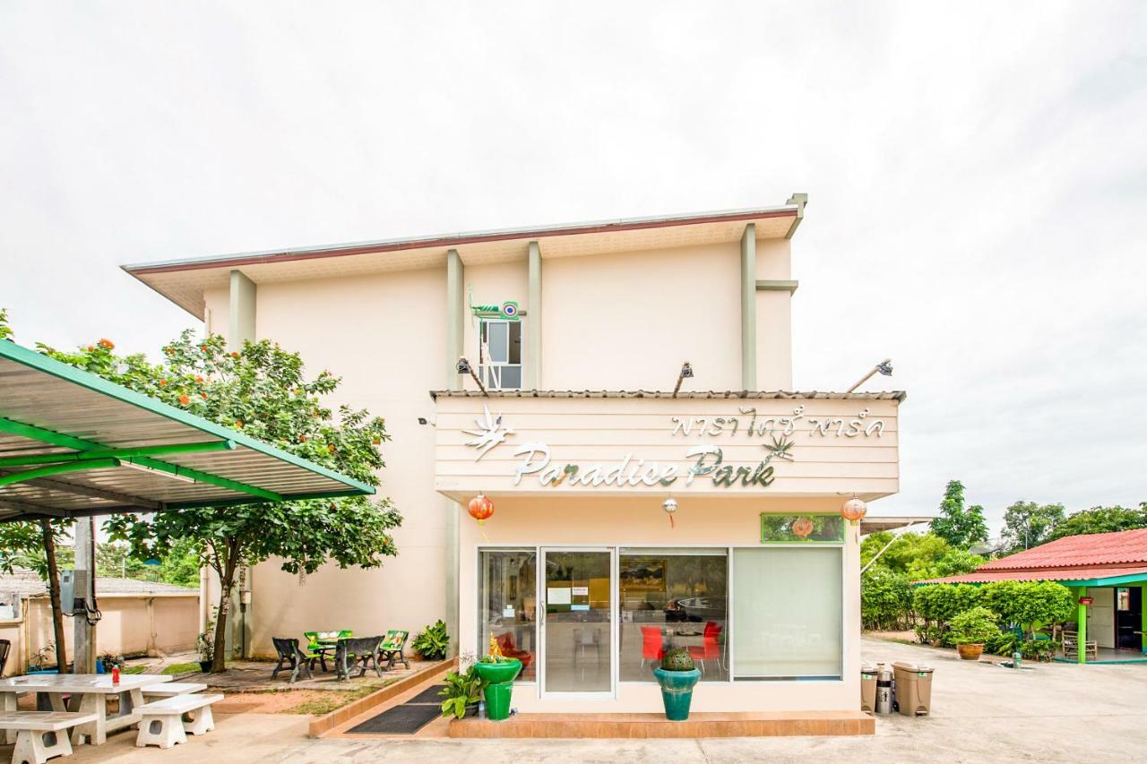 Oyo 306 Paradise Park Laemchabang Si Racha Extérieur photo